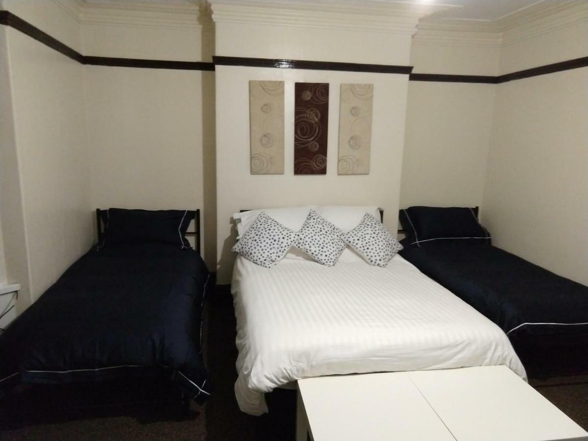 John St Town House - Self Catering - Guesthouse Style - Great Value Family And Double Rooms Workington Exterior foto